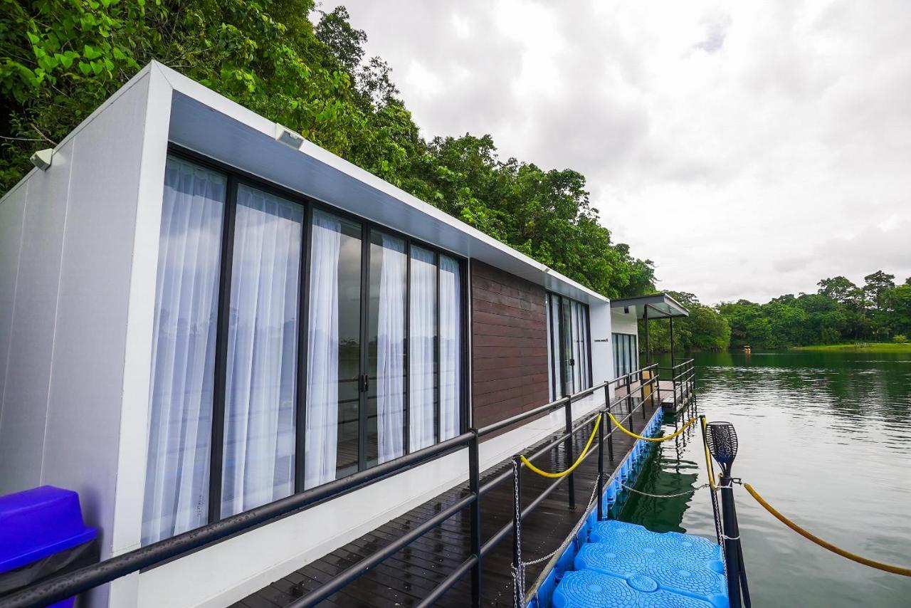 Roxy Tasik Biru Resort City Bau Εξωτερικό φωτογραφία