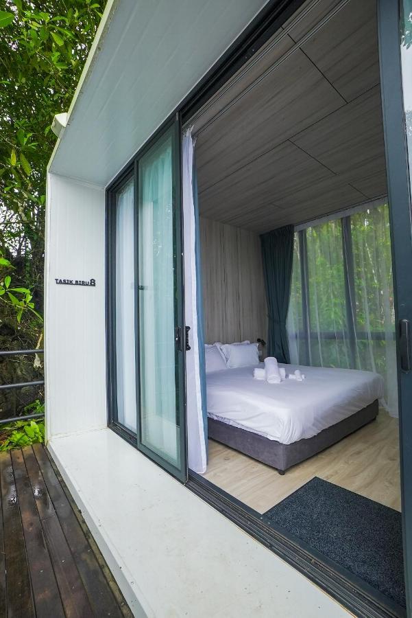 Roxy Tasik Biru Resort City Bau Εξωτερικό φωτογραφία