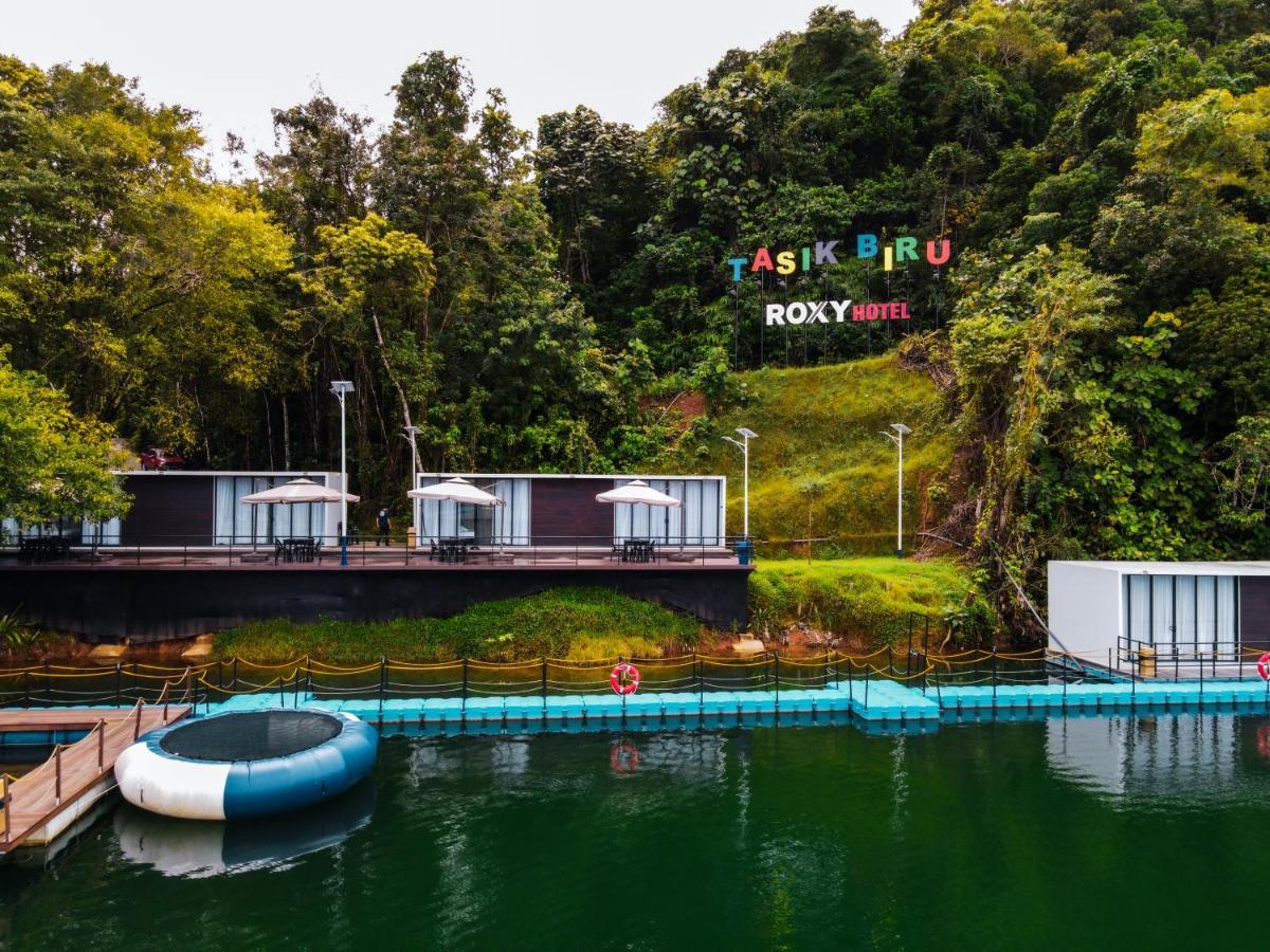 Roxy Tasik Biru Resort City Bau Εξωτερικό φωτογραφία