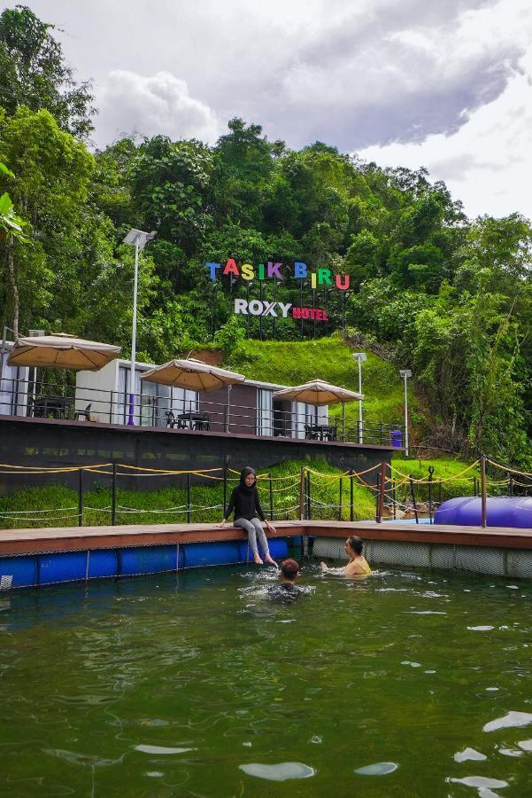 Roxy Tasik Biru Resort City Bau Εξωτερικό φωτογραφία
