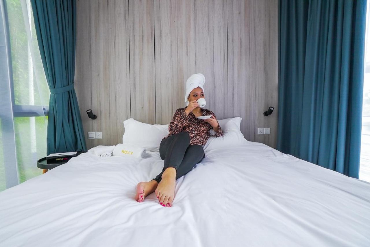 Roxy Tasik Biru Resort City Bau Εξωτερικό φωτογραφία