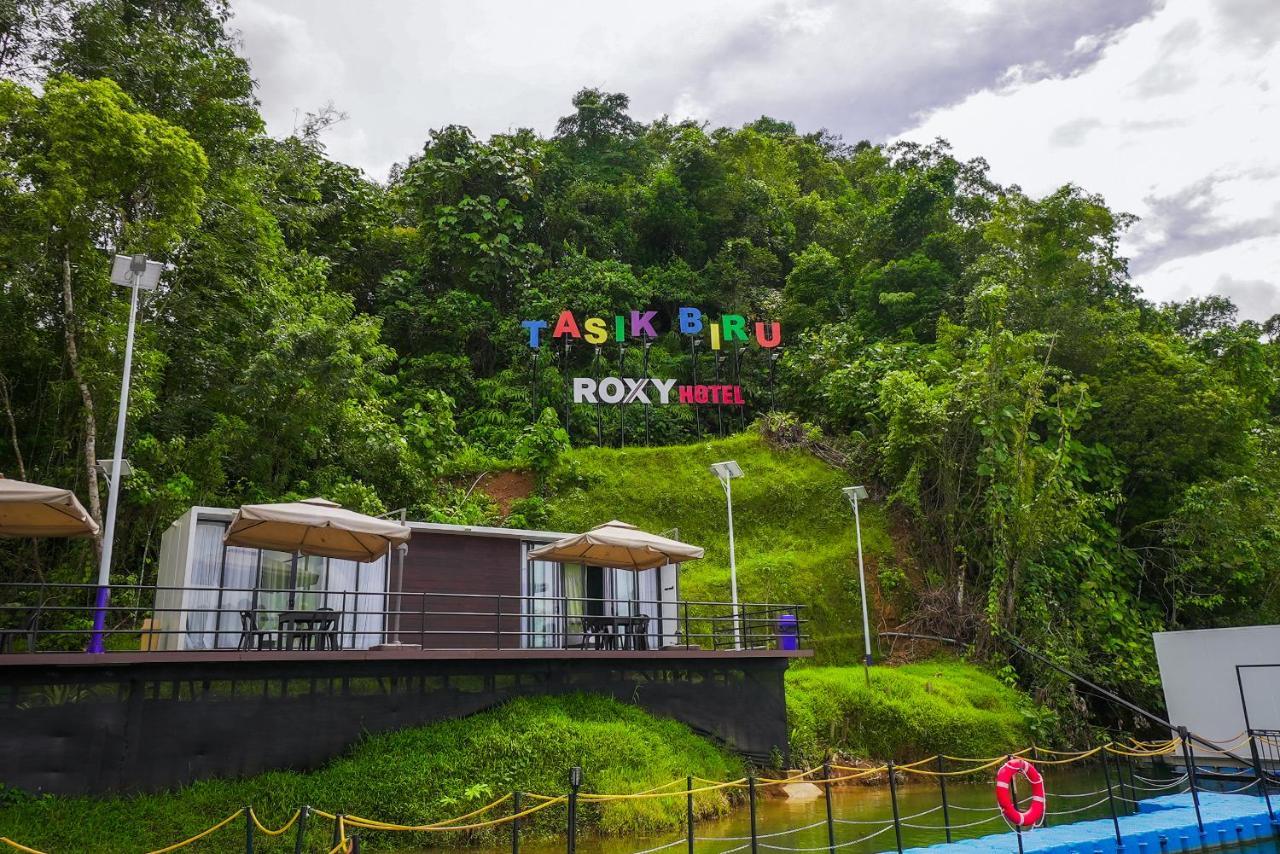 Roxy Tasik Biru Resort City Bau Εξωτερικό φωτογραφία