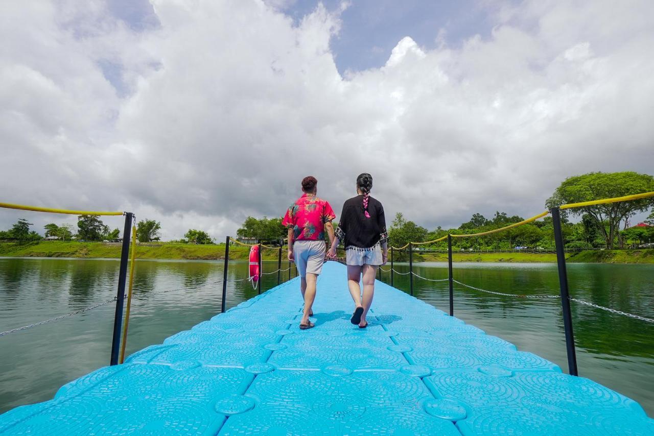 Roxy Tasik Biru Resort City Bau Εξωτερικό φωτογραφία