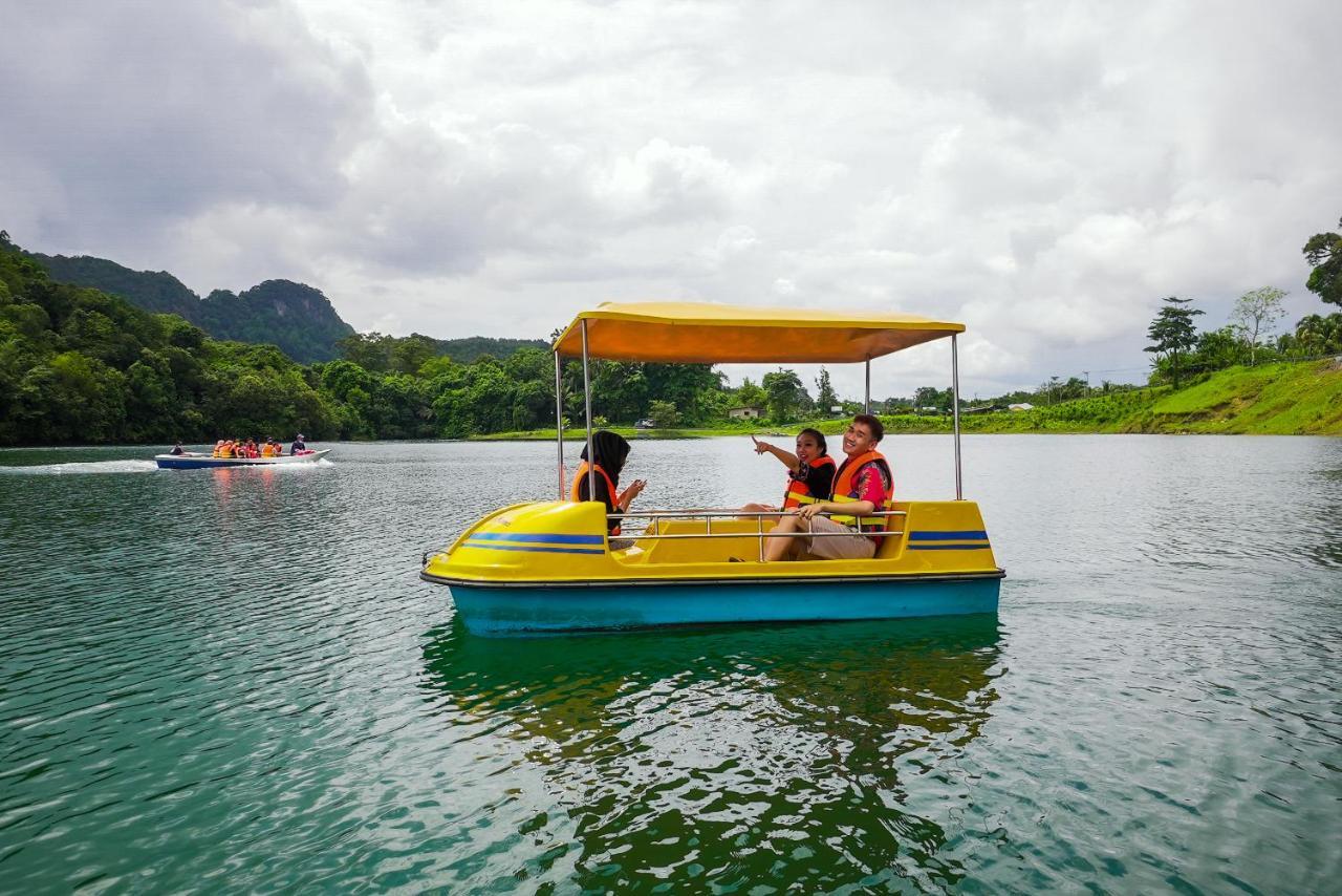 Roxy Tasik Biru Resort City Bau Εξωτερικό φωτογραφία