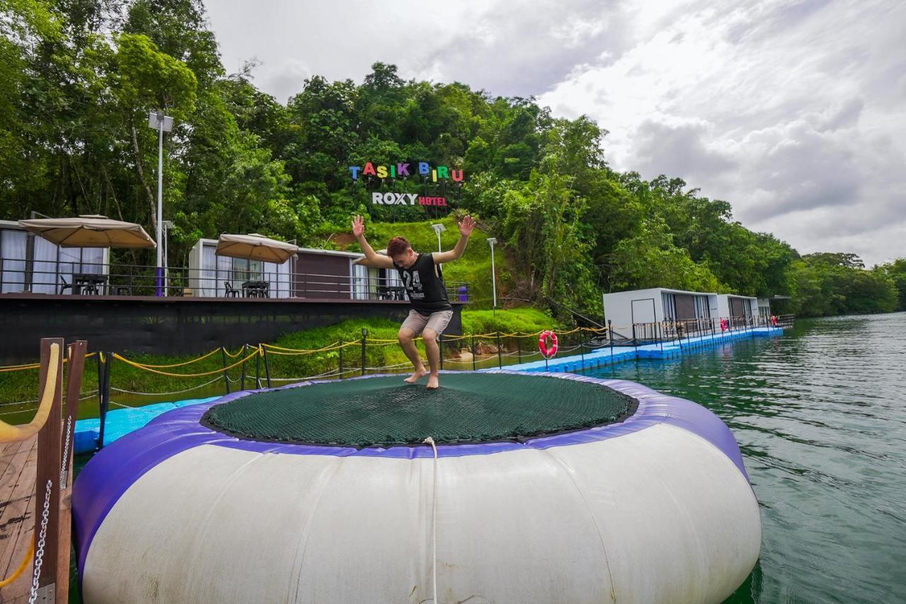 Roxy Tasik Biru Resort City Bau Εξωτερικό φωτογραφία