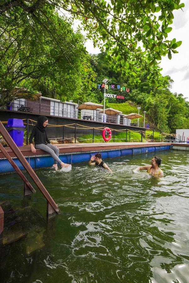 Roxy Tasik Biru Resort City Bau Εξωτερικό φωτογραφία